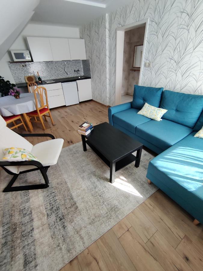 Fadora Apartman Apartment Тихани Екстериор снимка