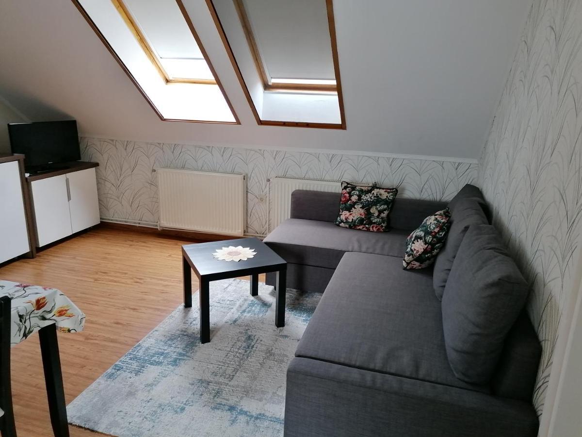 Fadora Apartman Тихани Екстериор снимка
