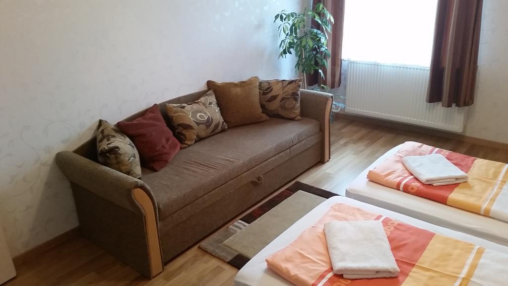 Fadora Apartman Тихани Стая снимка