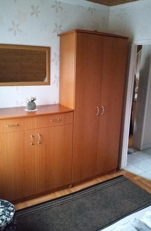 Fadora Apartman Тихани Екстериор снимка