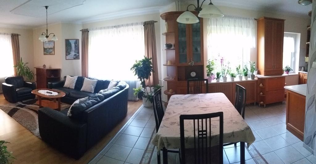 Fadora Apartman Apartment Тихани Екстериор снимка